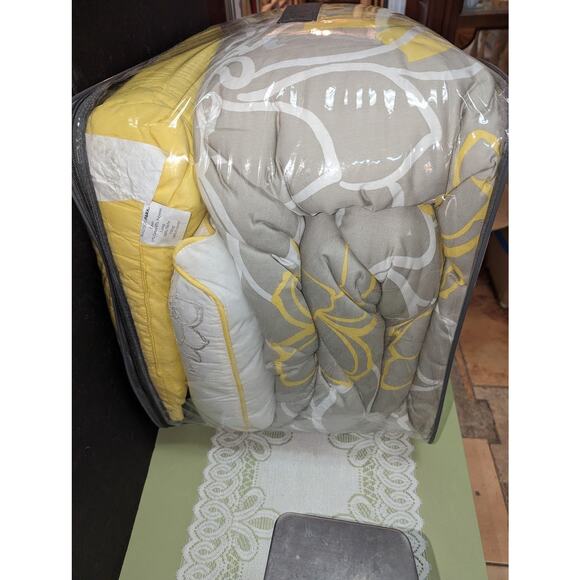 Madison Park Lola 7 Pieces California King Comforter Set Yellow Gray NEW - Picture 13 of 16
